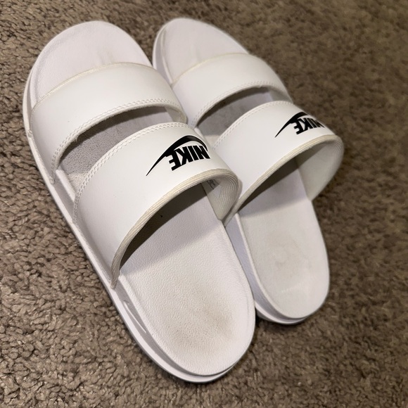 Nike off court Sandals - Picture 2 of 3